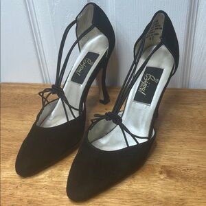 bijou! Shoes Black Suede Heels Elegant Size 6.5
